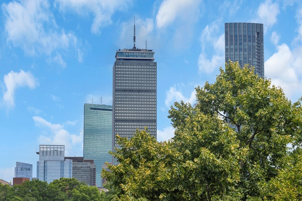 11 Park Dr # 22 Unit: 11-22