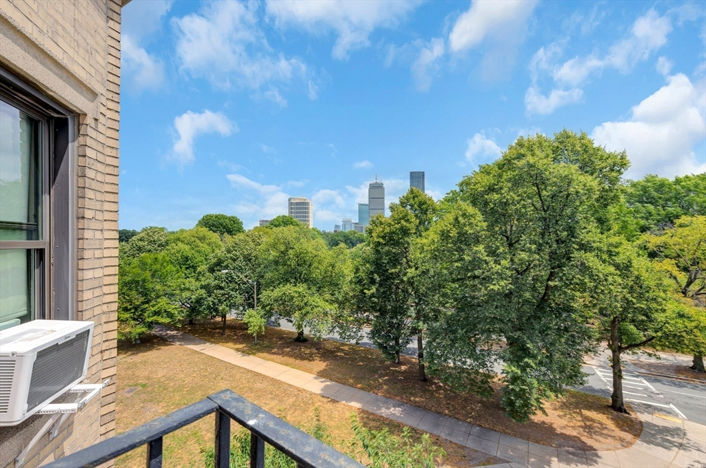 11 Park Dr # 22 Unit: 11-22