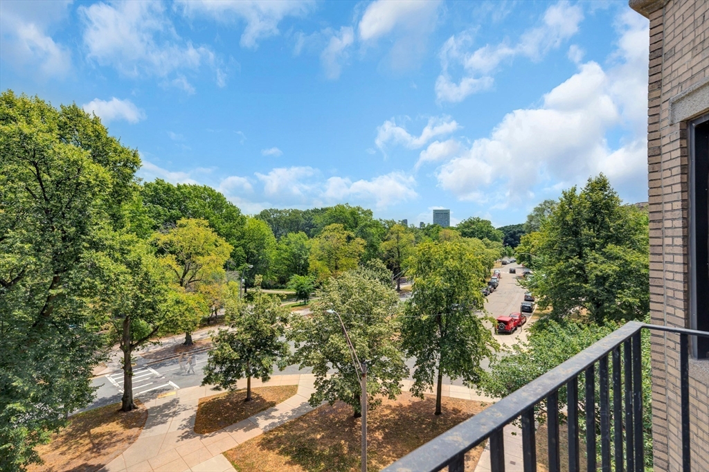 11 Park Dr # 22 Unit: 11-22