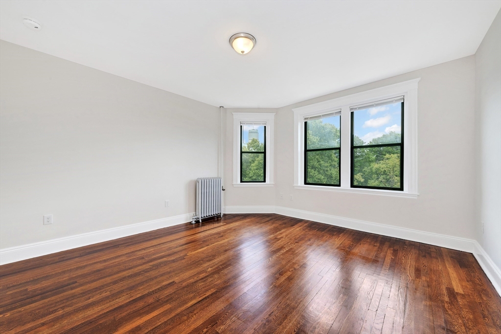 11 Park Dr # 22 Unit: 11-22