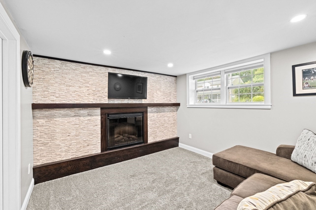 36 Mayflower St
