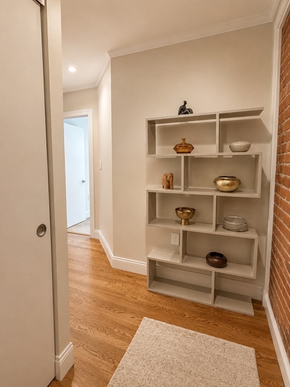79 Gainsborough St # 204