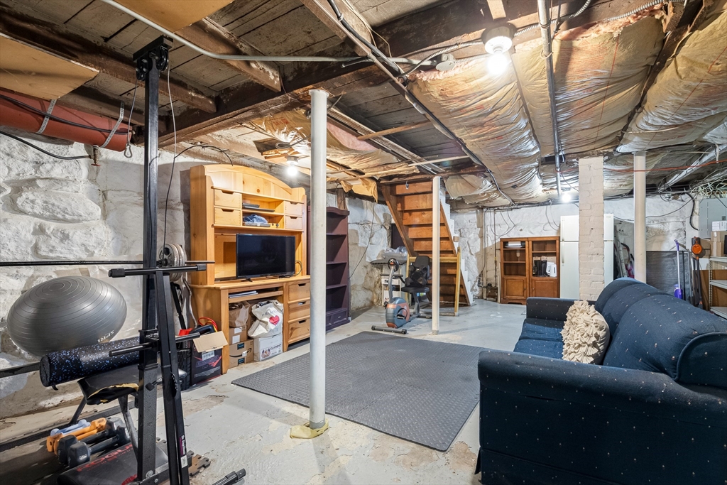 623 Commercial St