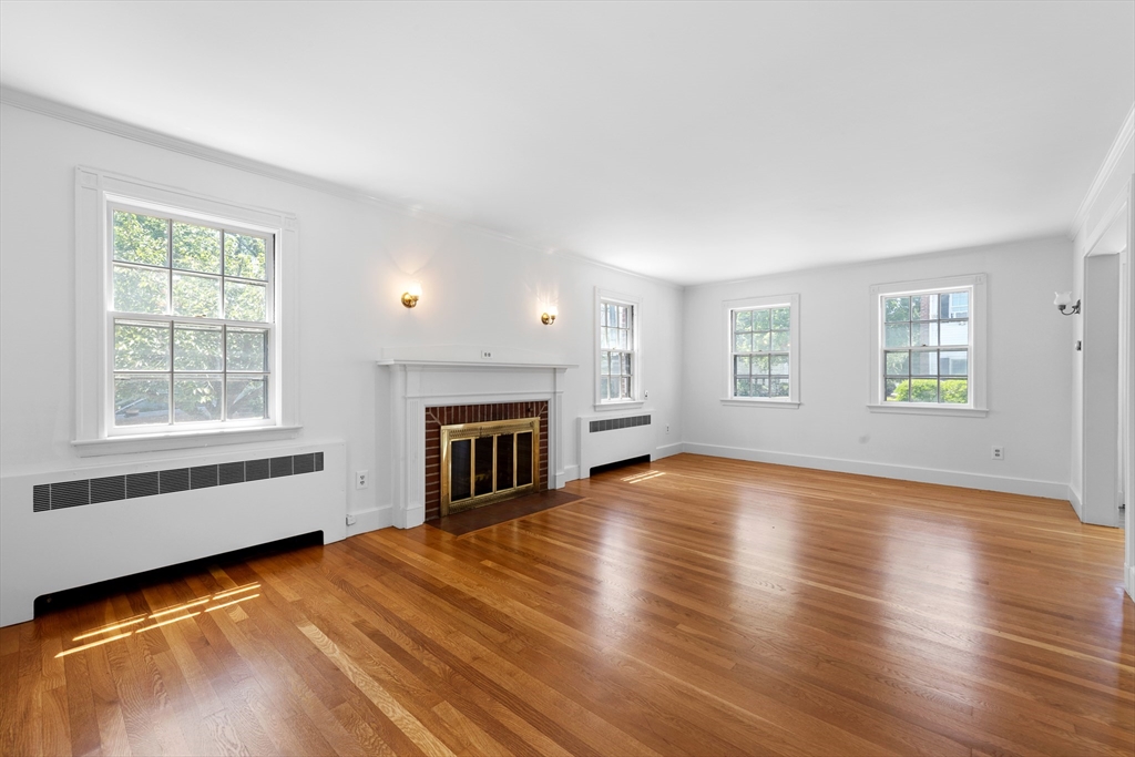 48 Marilyn Rd