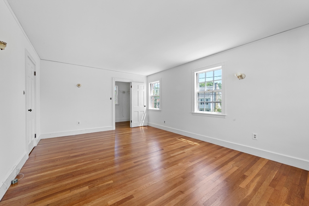48 Marilyn Rd