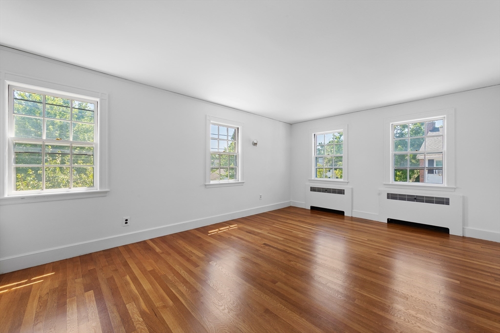 48 Marilyn Rd