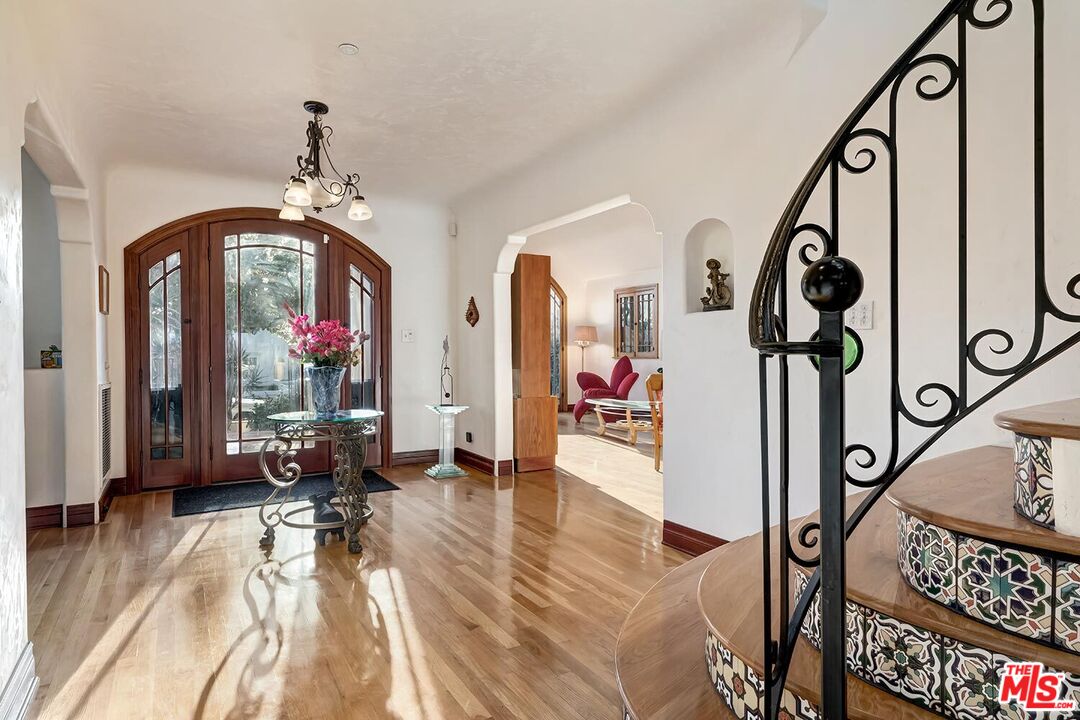 349 Euclid St