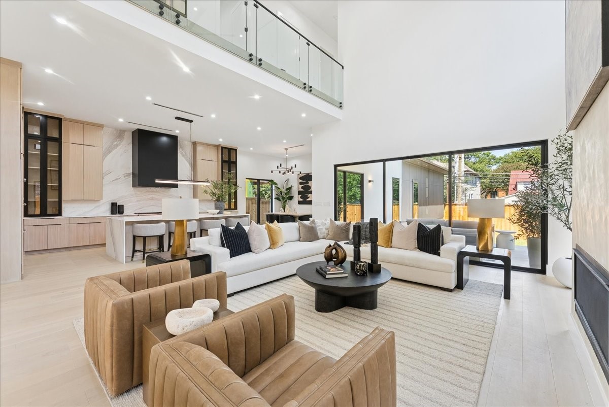 7111 Coronado Avenue