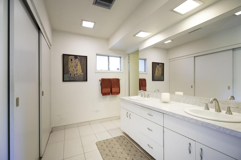 59105 Lincoln Street