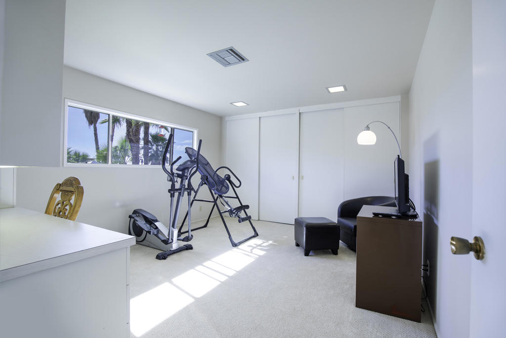 59105 Lincoln Street