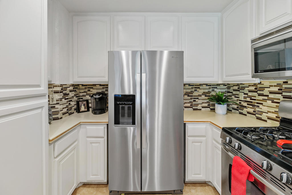 41525 Woodhaven Drive W