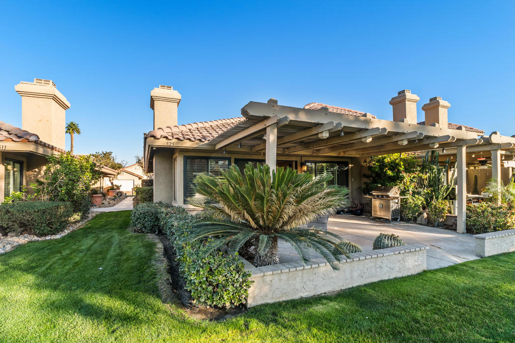 41525 Woodhaven Drive W