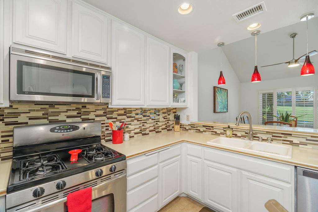 41525 Woodhaven Drive W