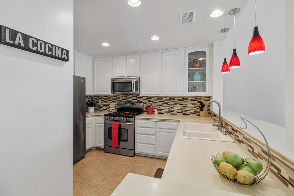 41525 Woodhaven Drive W