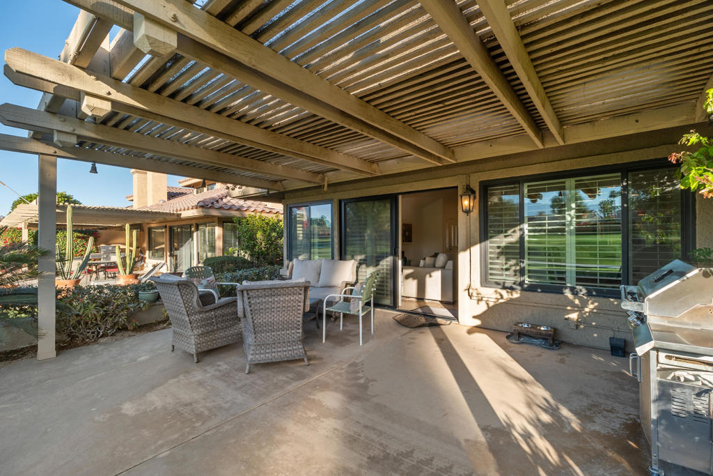 41525 Woodhaven Drive W