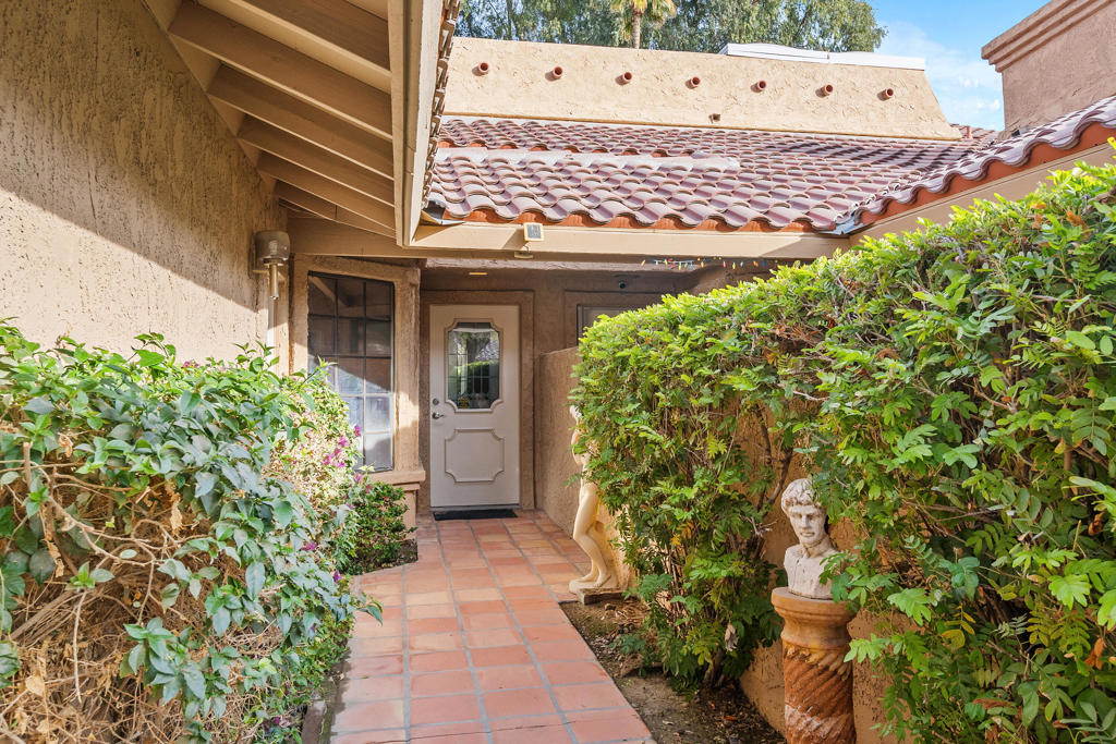 77620 Woodhaven Drive N