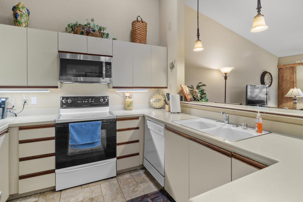 77620 Woodhaven Drive N