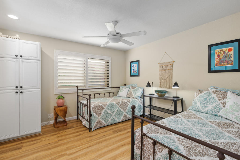 122 S Camino Arroyo S