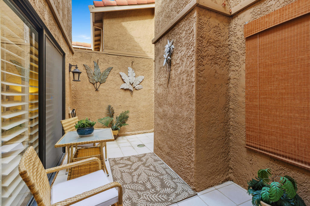 122 S Camino Arroyo S