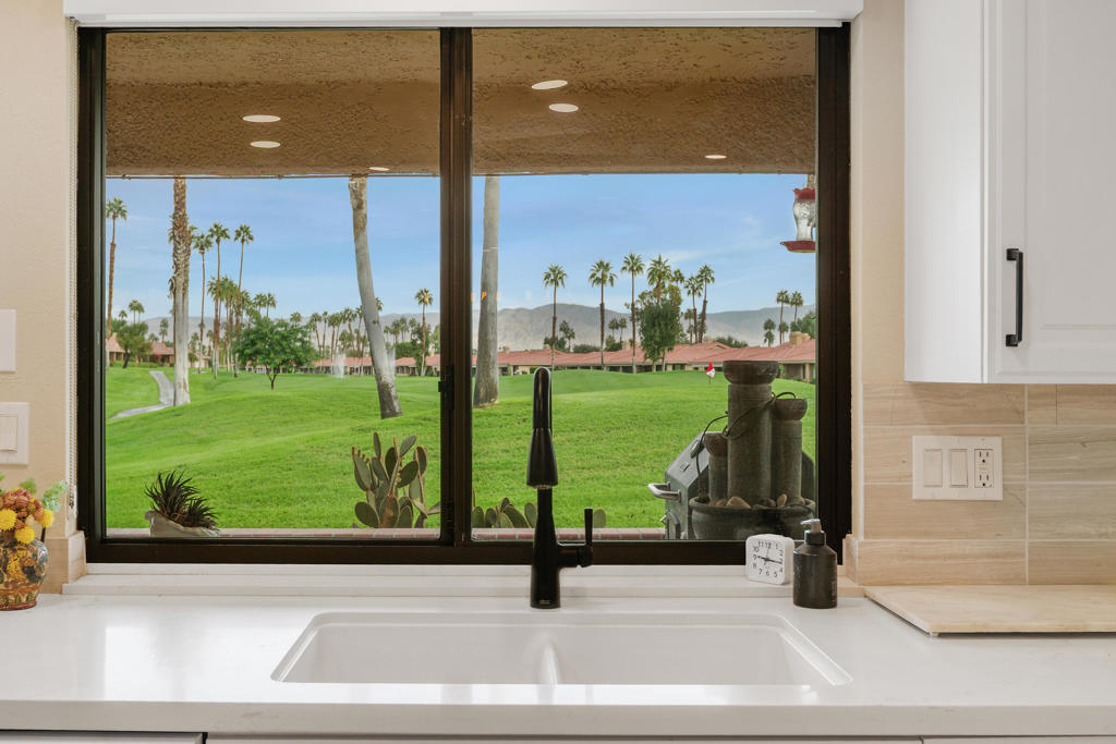 122 S Camino Arroyo S