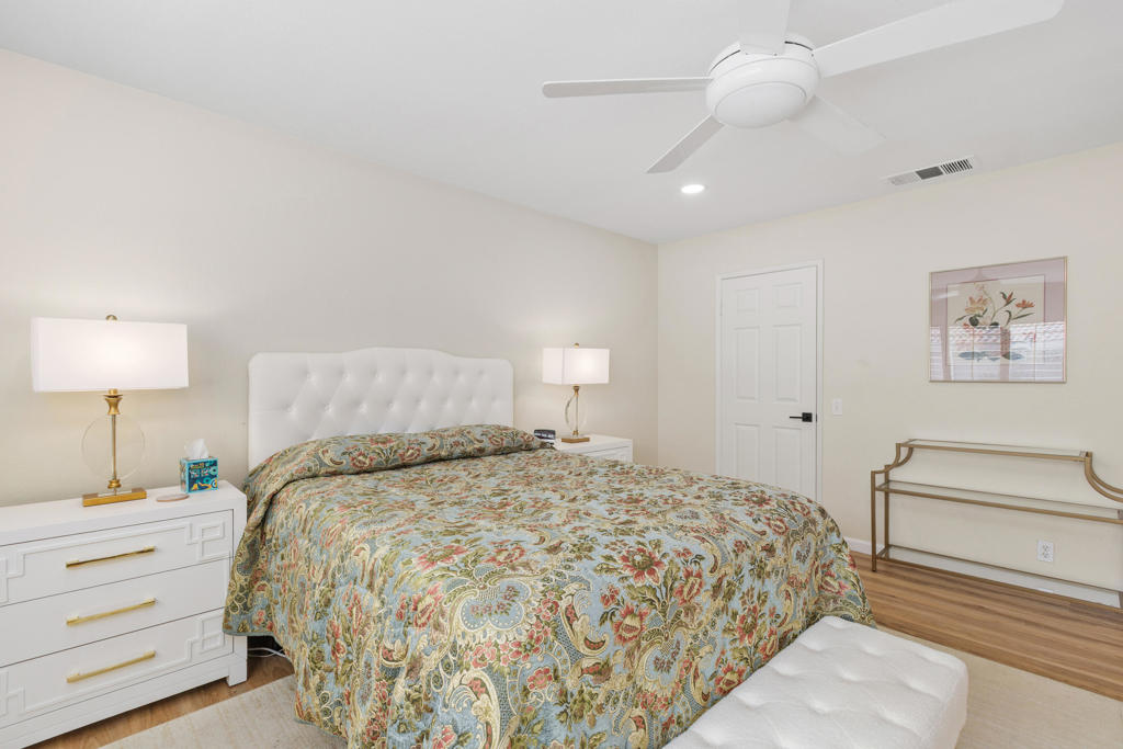 122 S Camino Arroyo S