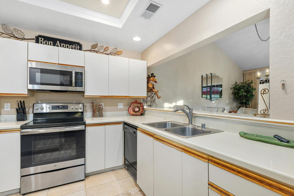 77723 Woodhaven Drive S