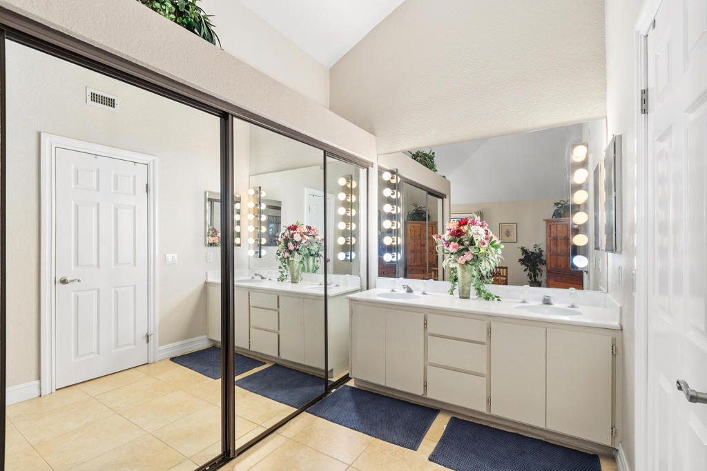 77723 Woodhaven Drive S