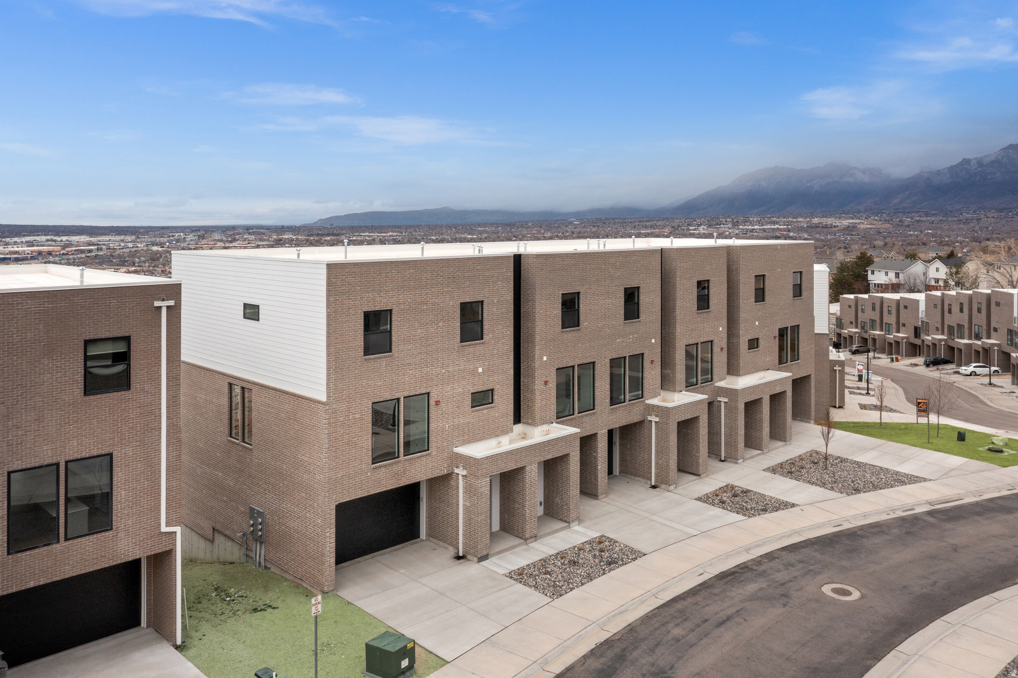 317 E ENDURANCE CIR