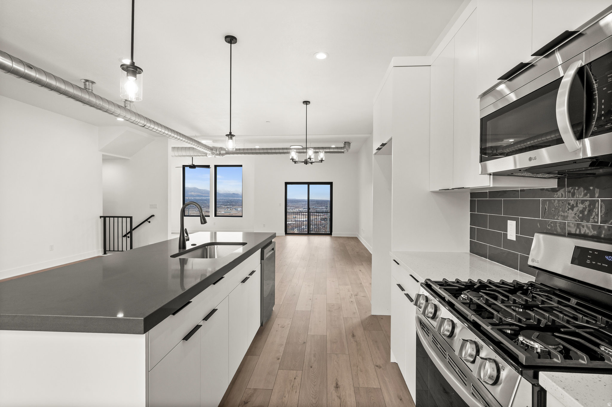 317 E ENDURANCE CIR