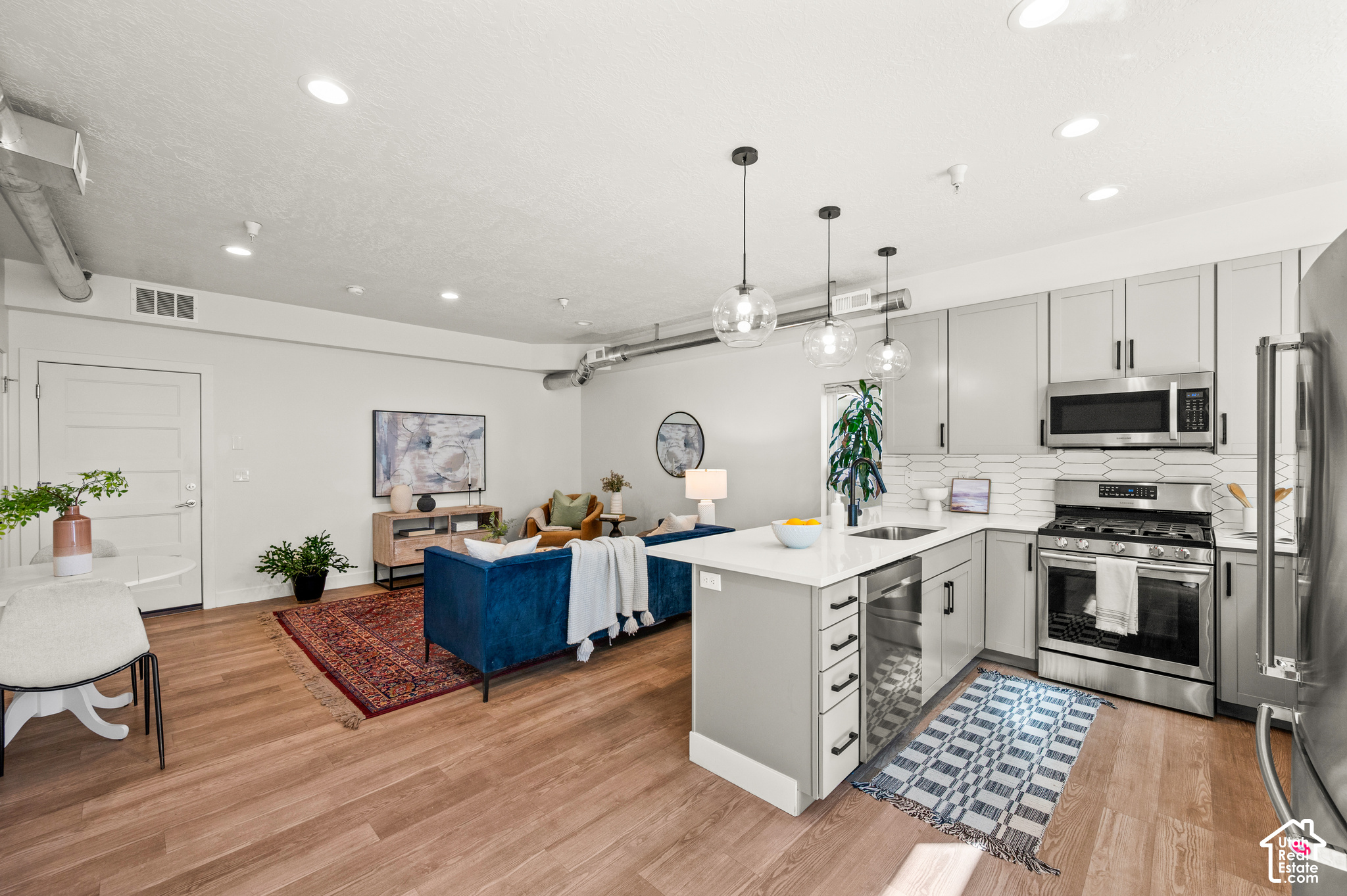 465 N BEAUMONT CT
