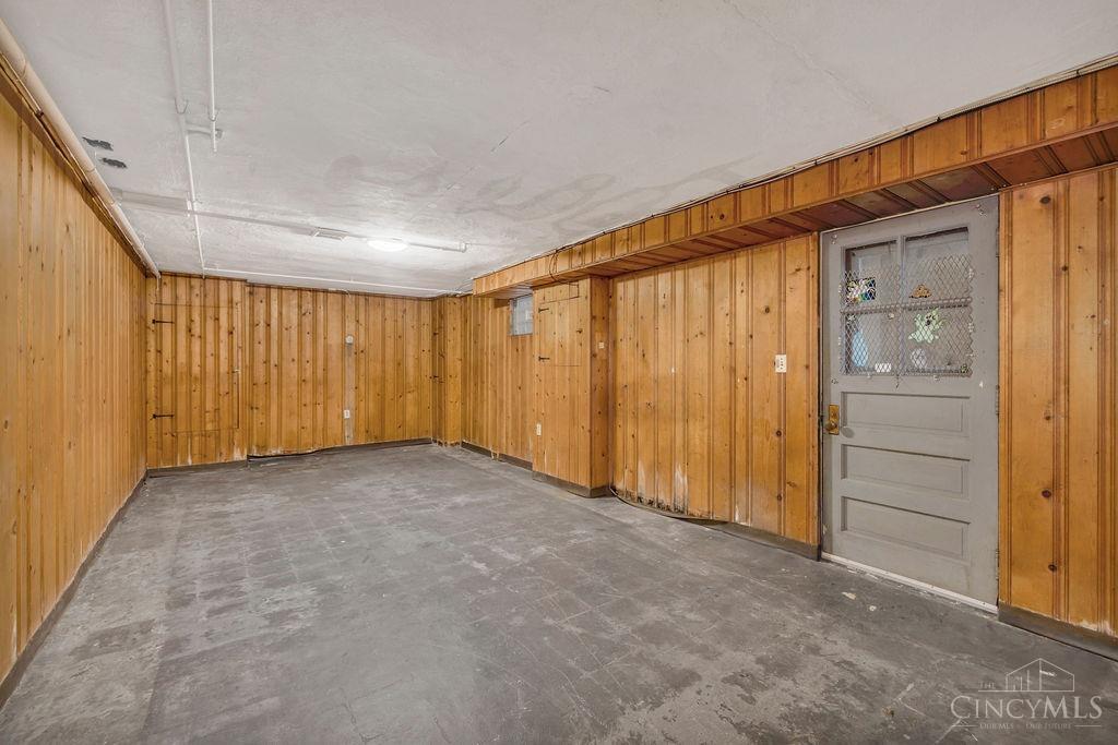 1323 Beechmeadow Lane
