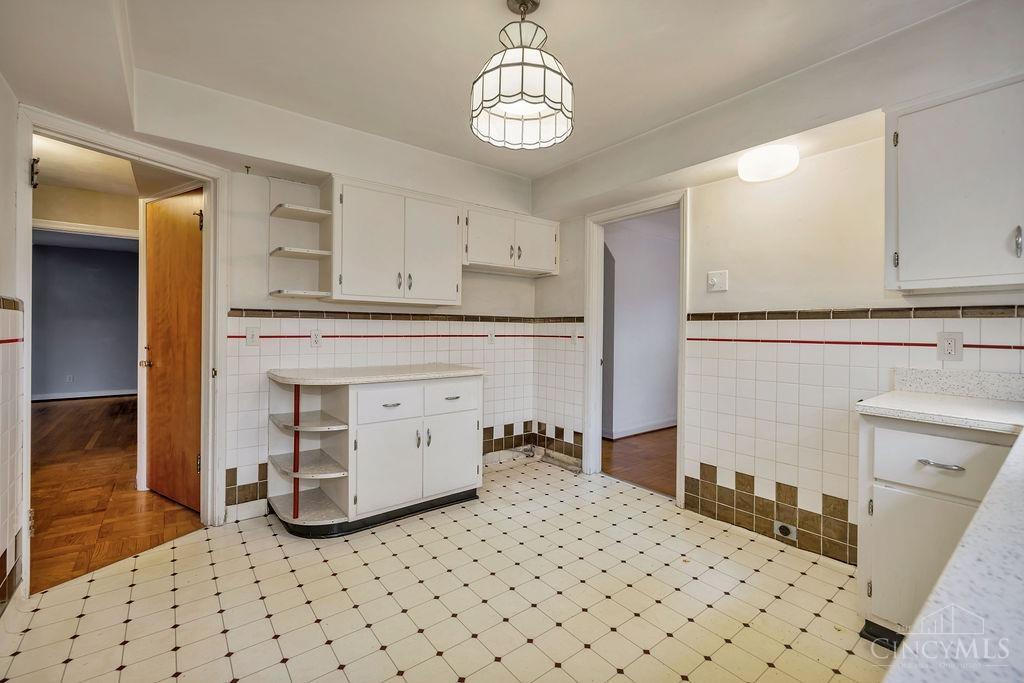 1323 Beechmeadow Lane