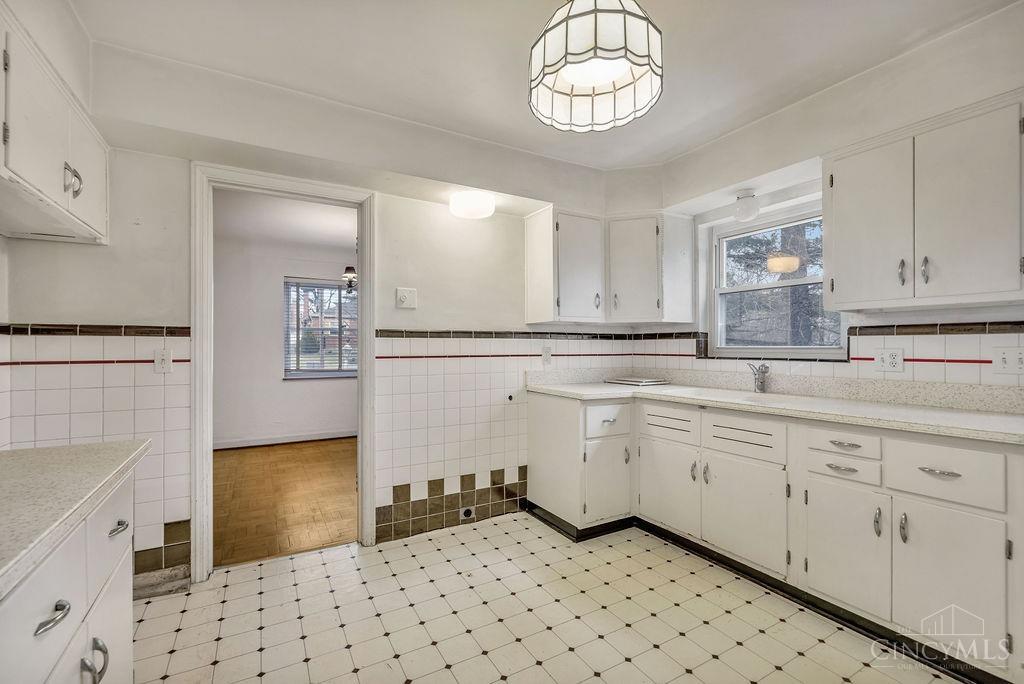 1323 Beechmeadow Lane