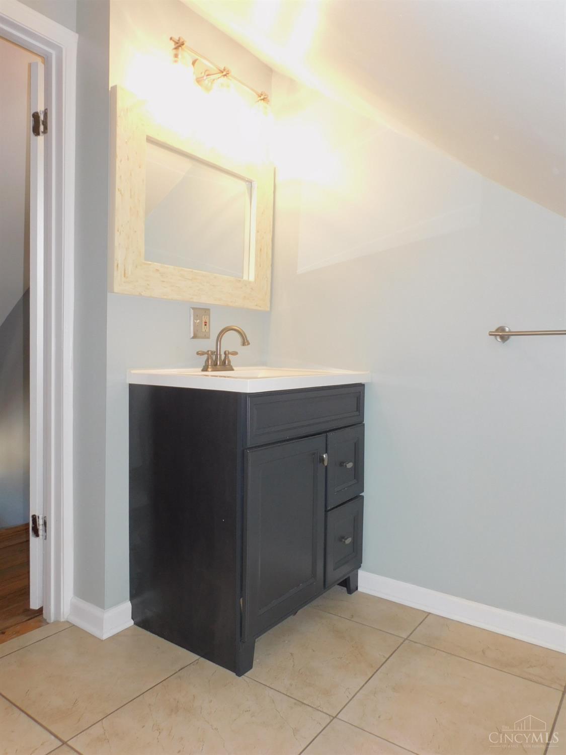 1122 Omena Place