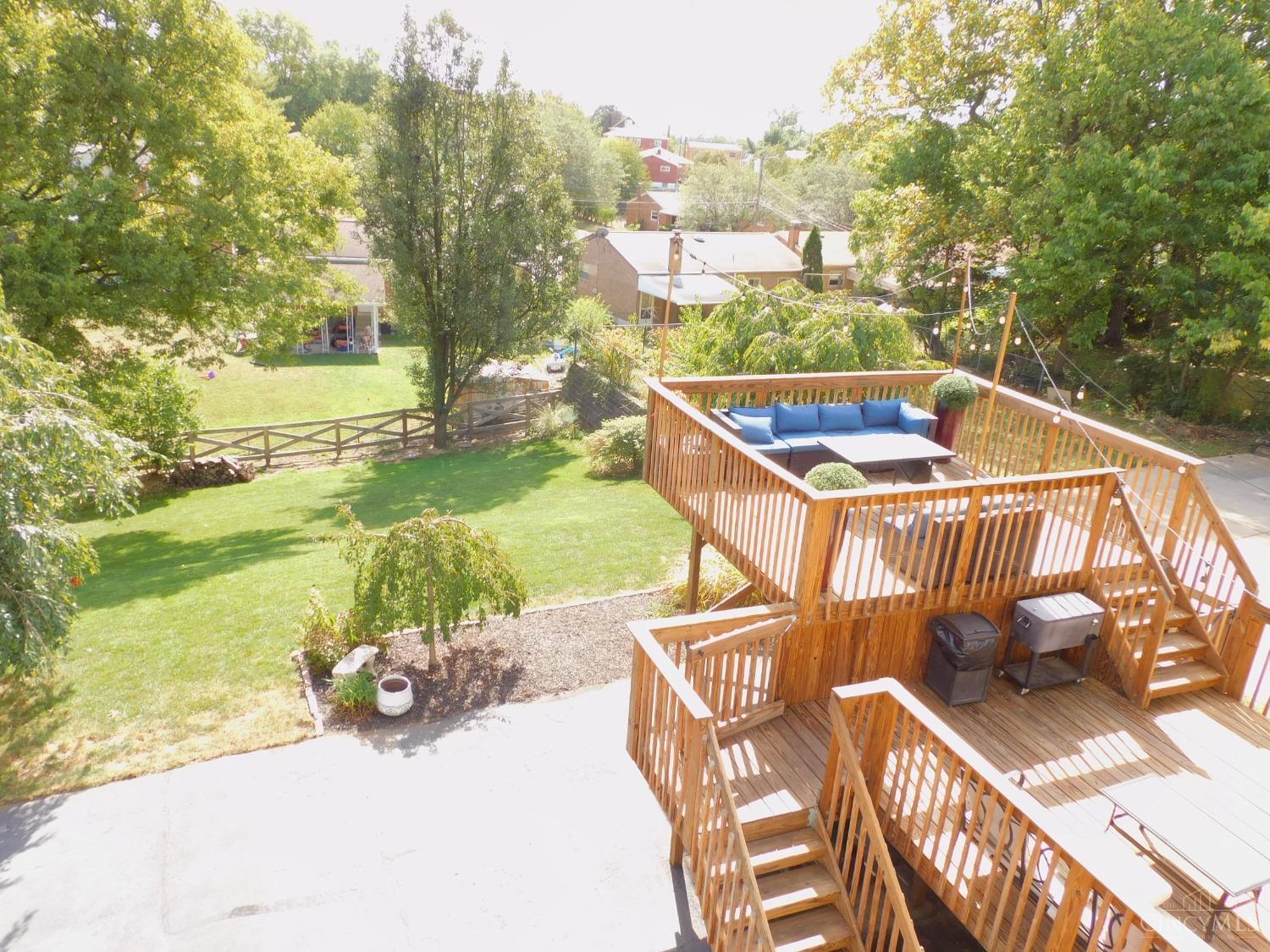 1122 Omena Place