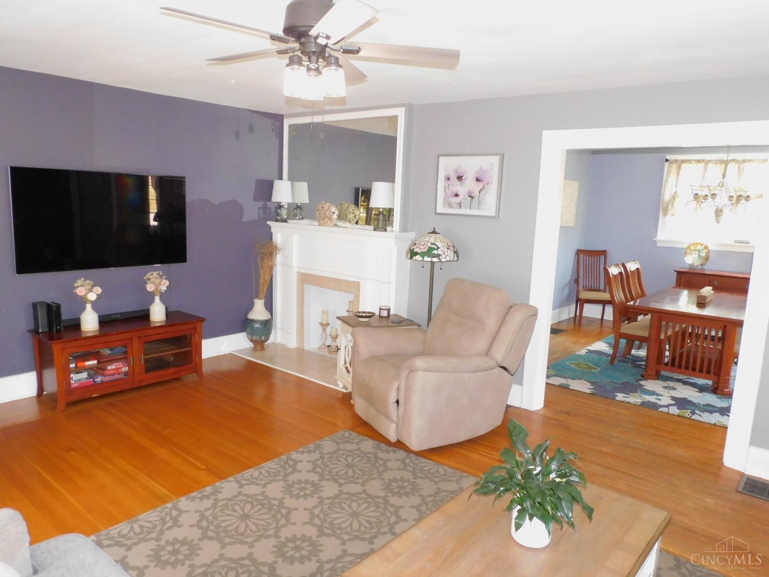 1122 Omena Place