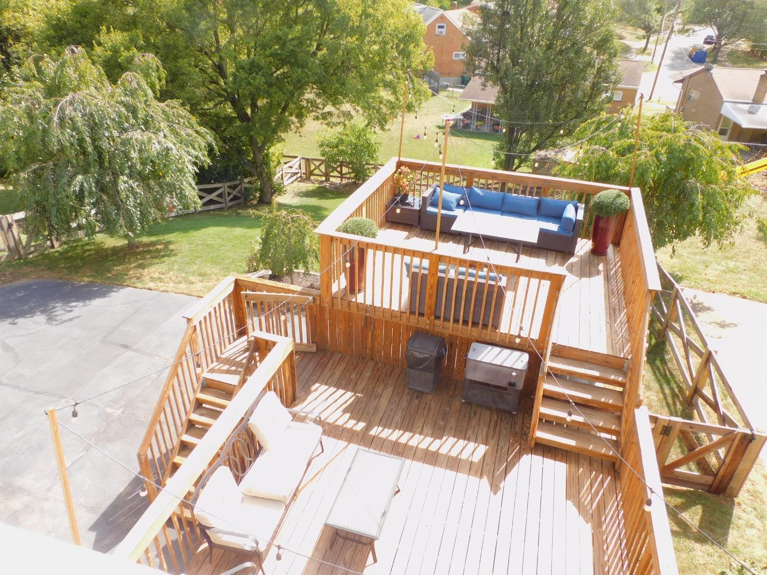 1122 Omena Place