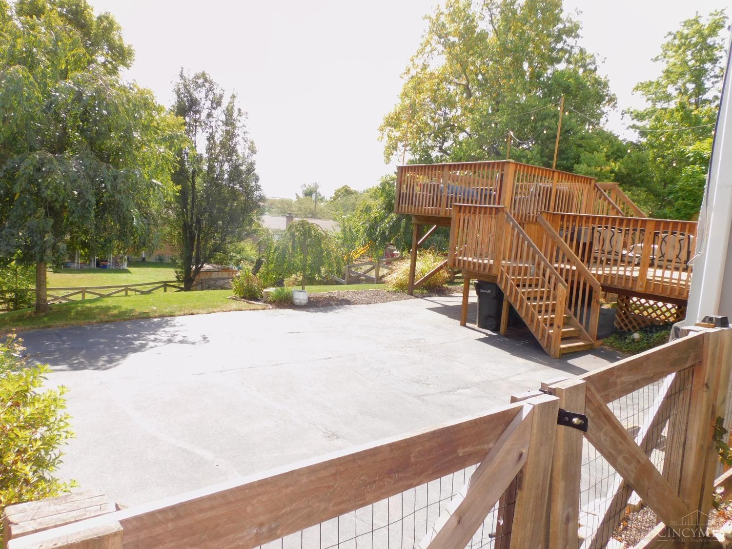 1122 Omena Place