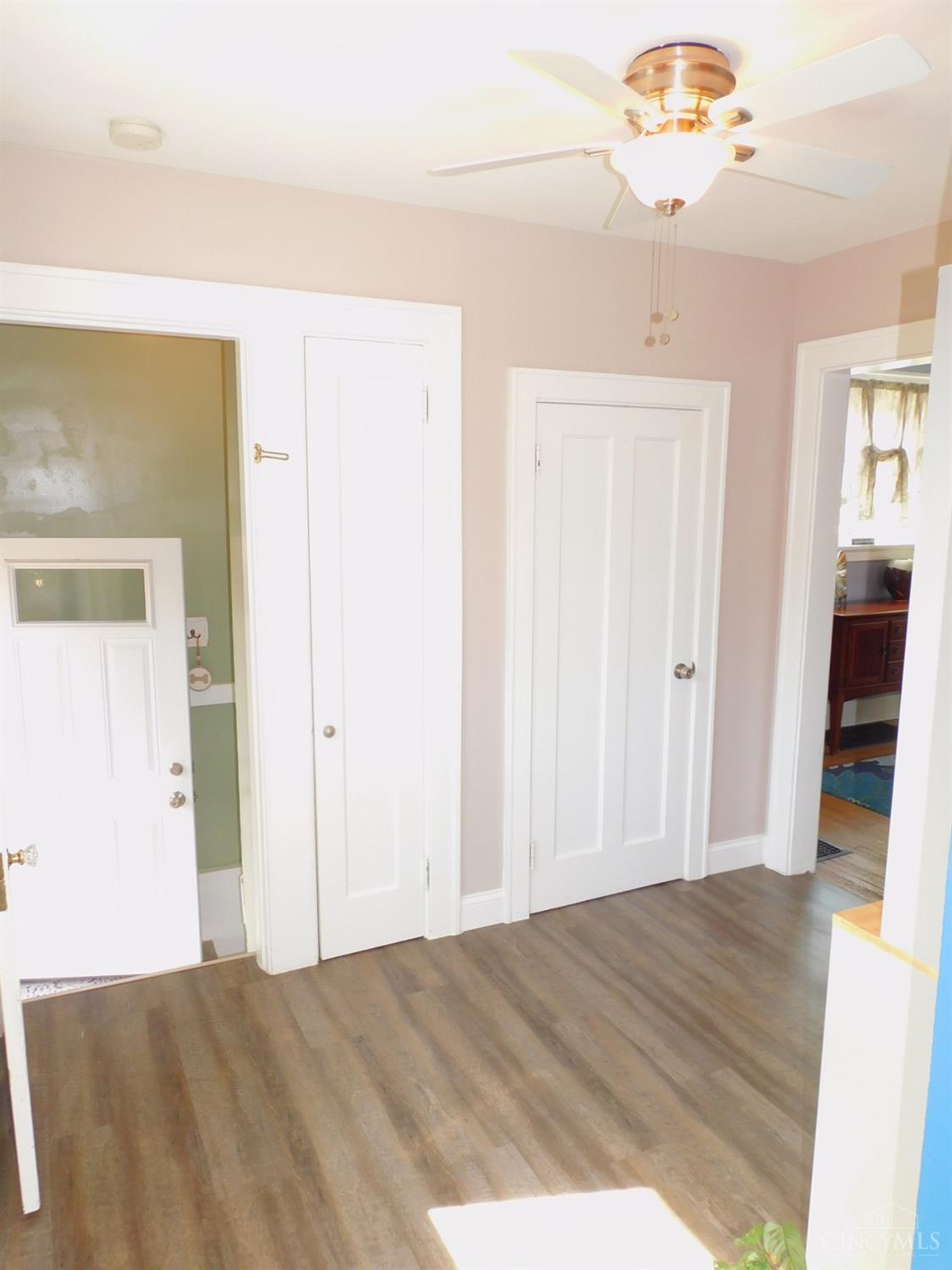 1122 Omena Place