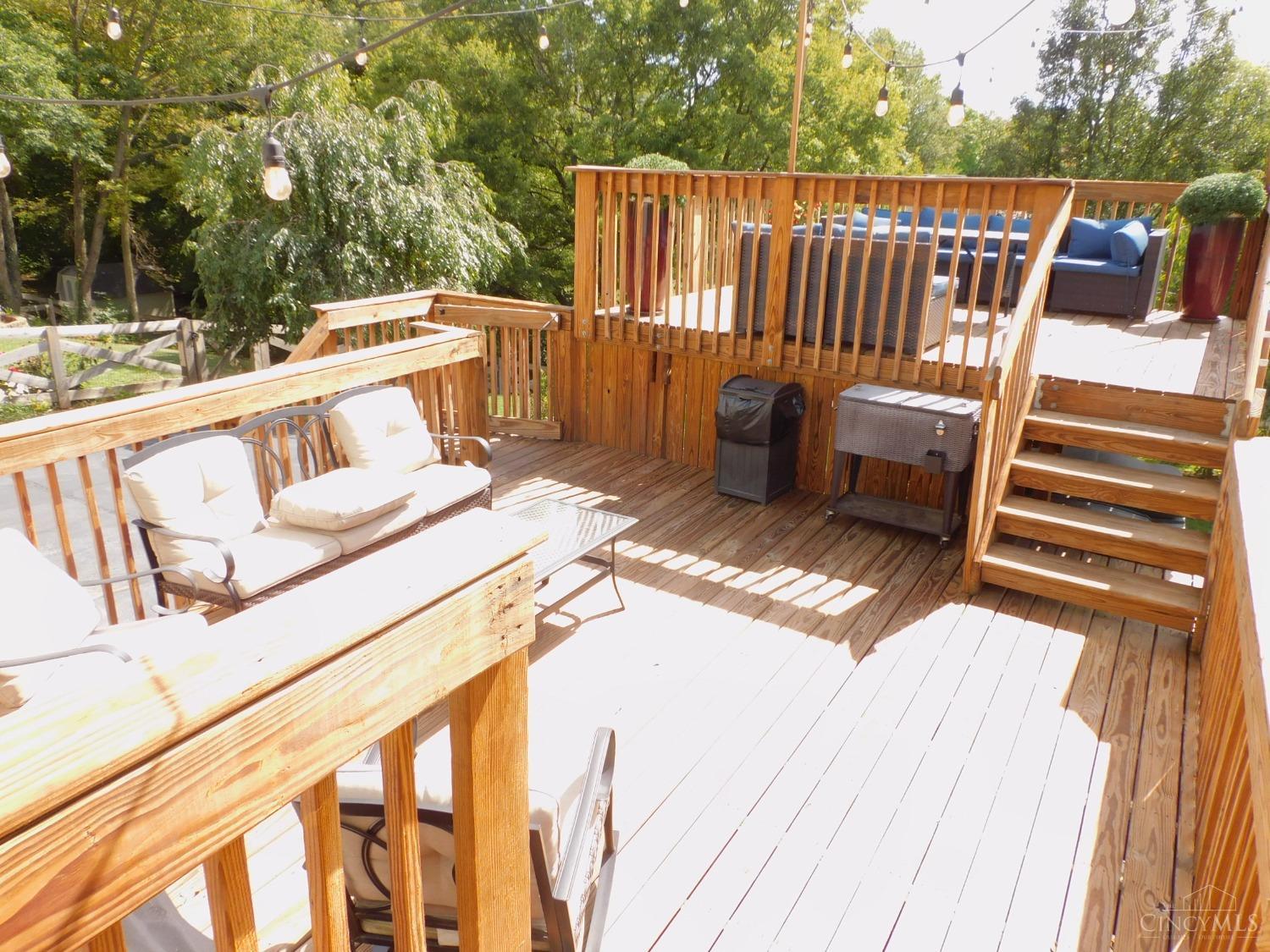 1122 Omena Place