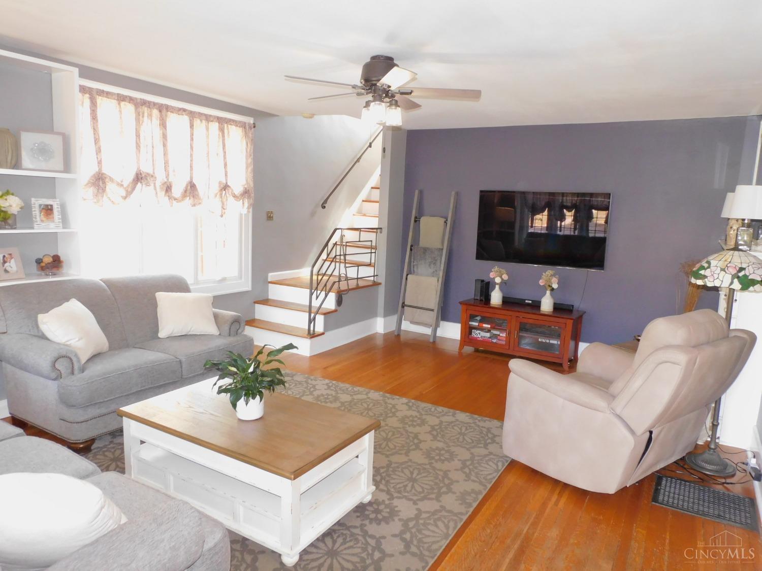 1122 Omena Place