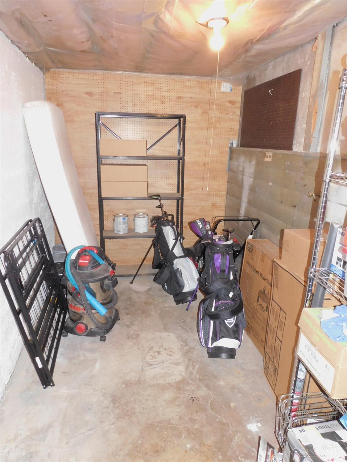 1122 Omena Place