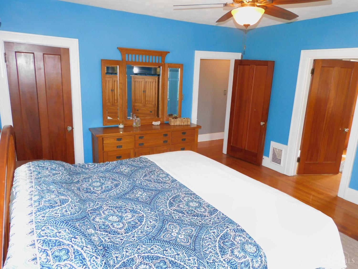 1122 Omena Place