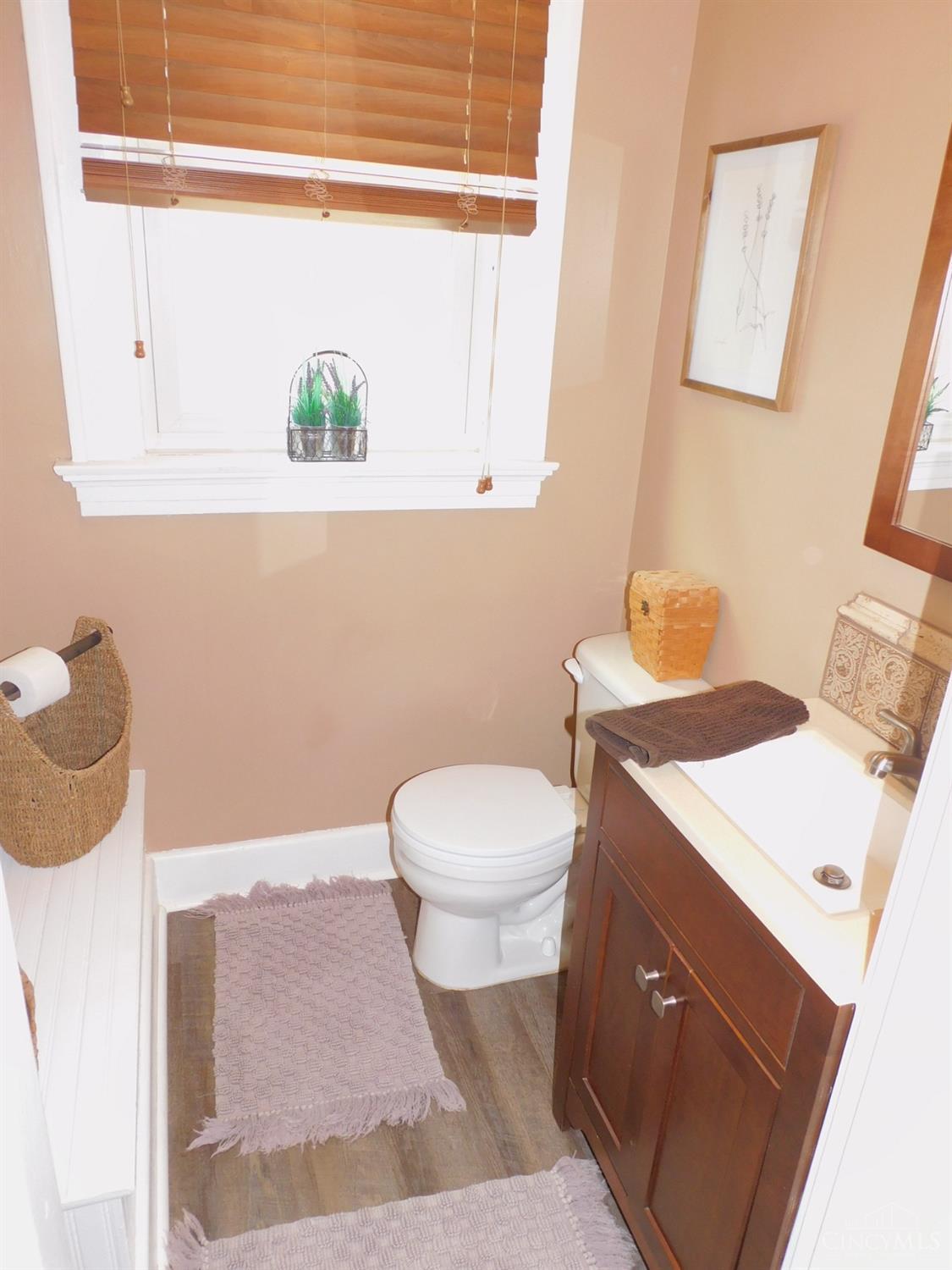 1122 Omena Place