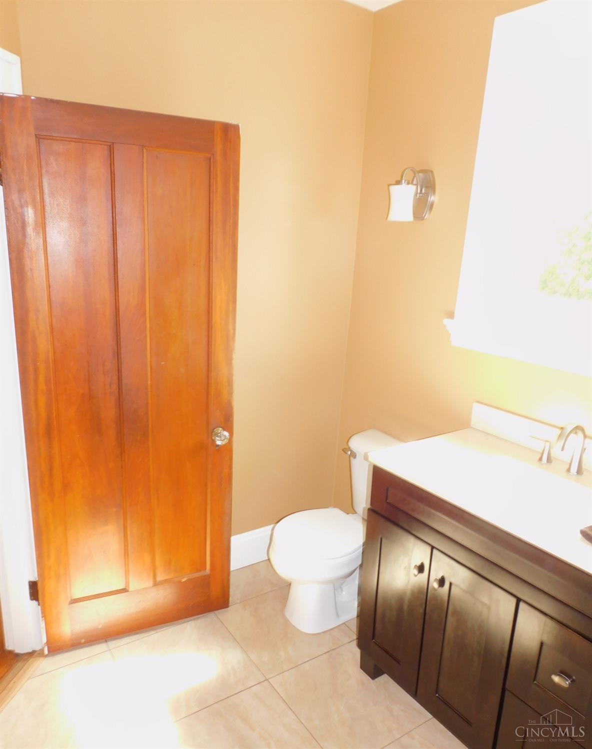 1122 Omena Place