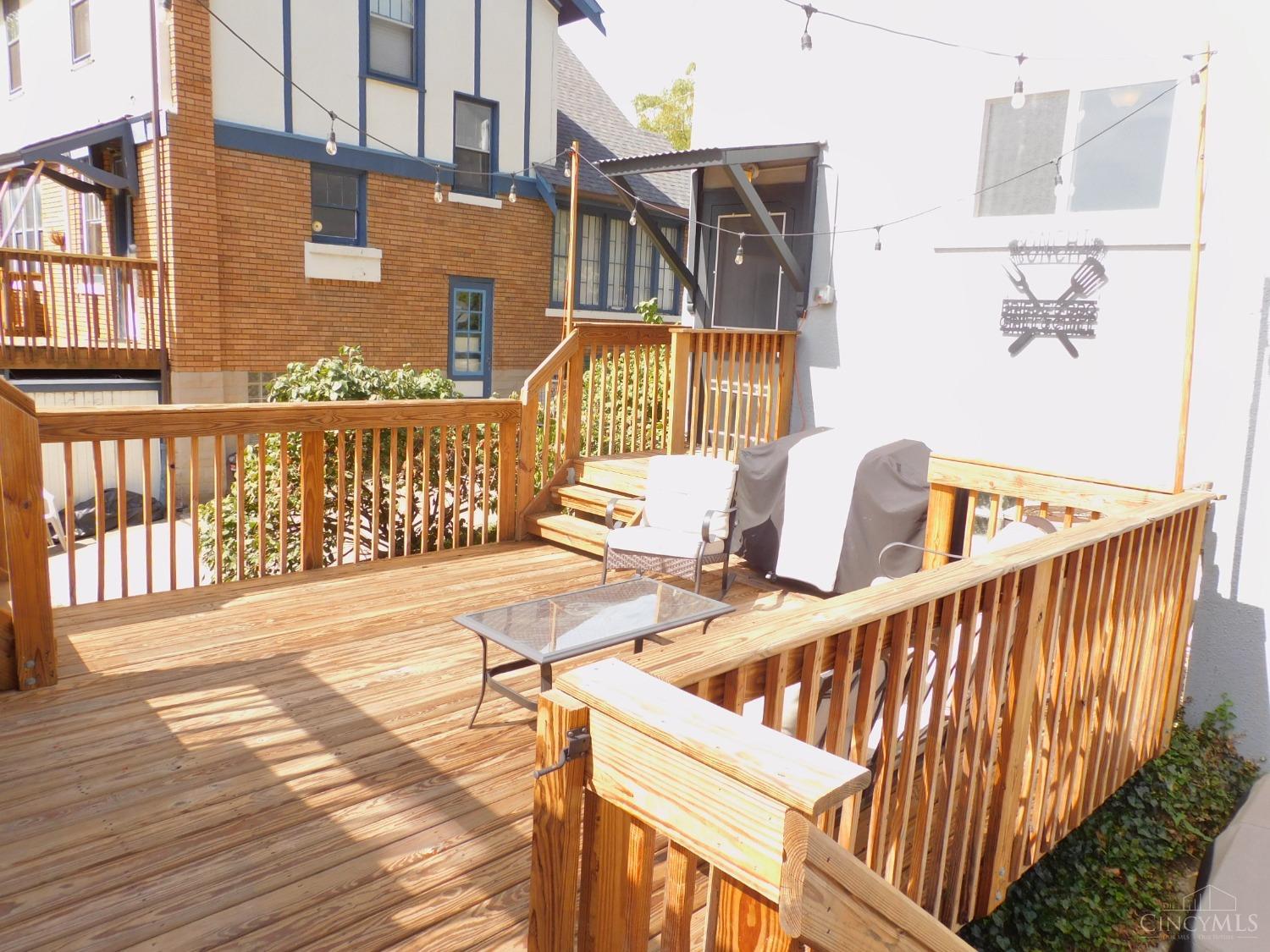 1122 Omena Place