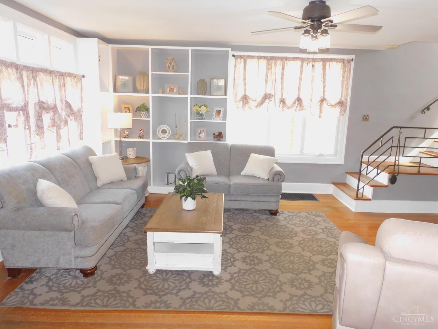 1122 Omena Place