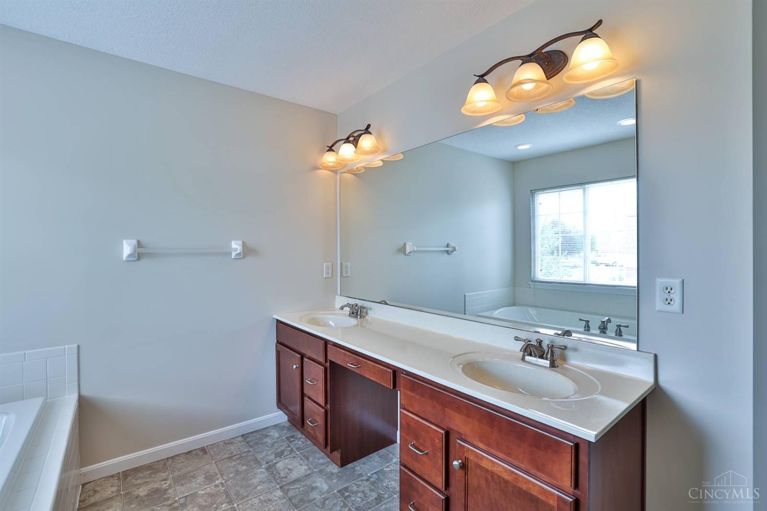 1204 Saddletop Ridge