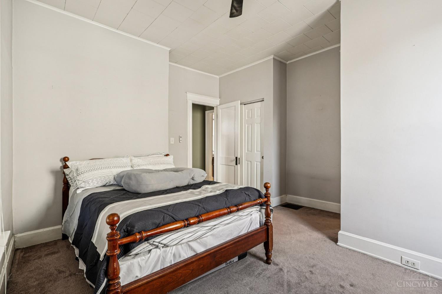 3744 Isabella Avenue