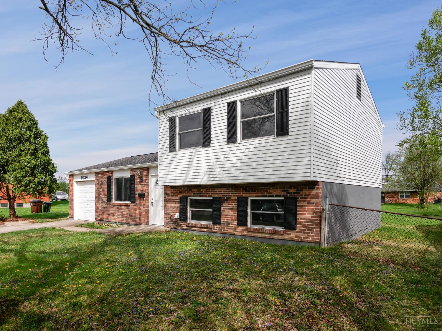 1034 W Kemper Road
